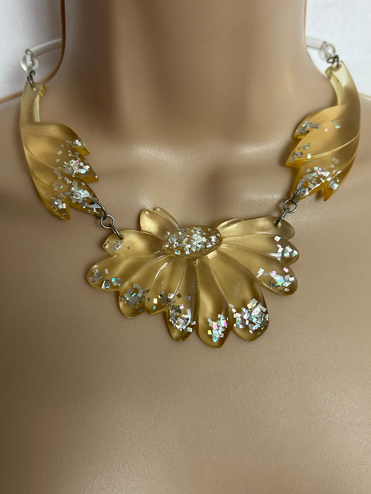 Vintage 1960s Gorgeous Lucite Plastic Articulated Flower Necklace With Silver Glitter