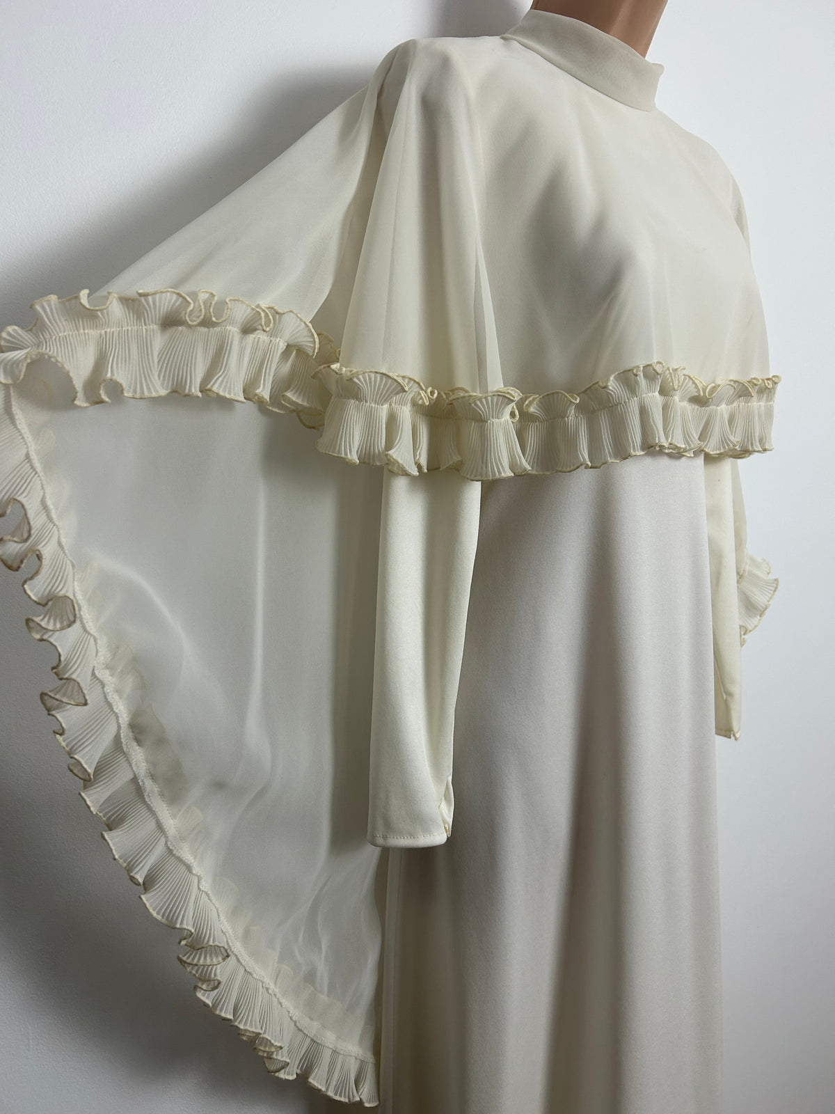 Vintage Early 1970s Size 8 Cream Chiffon Cape Overlay Long Sleeve Boho Occasion Dress Hostess Gown