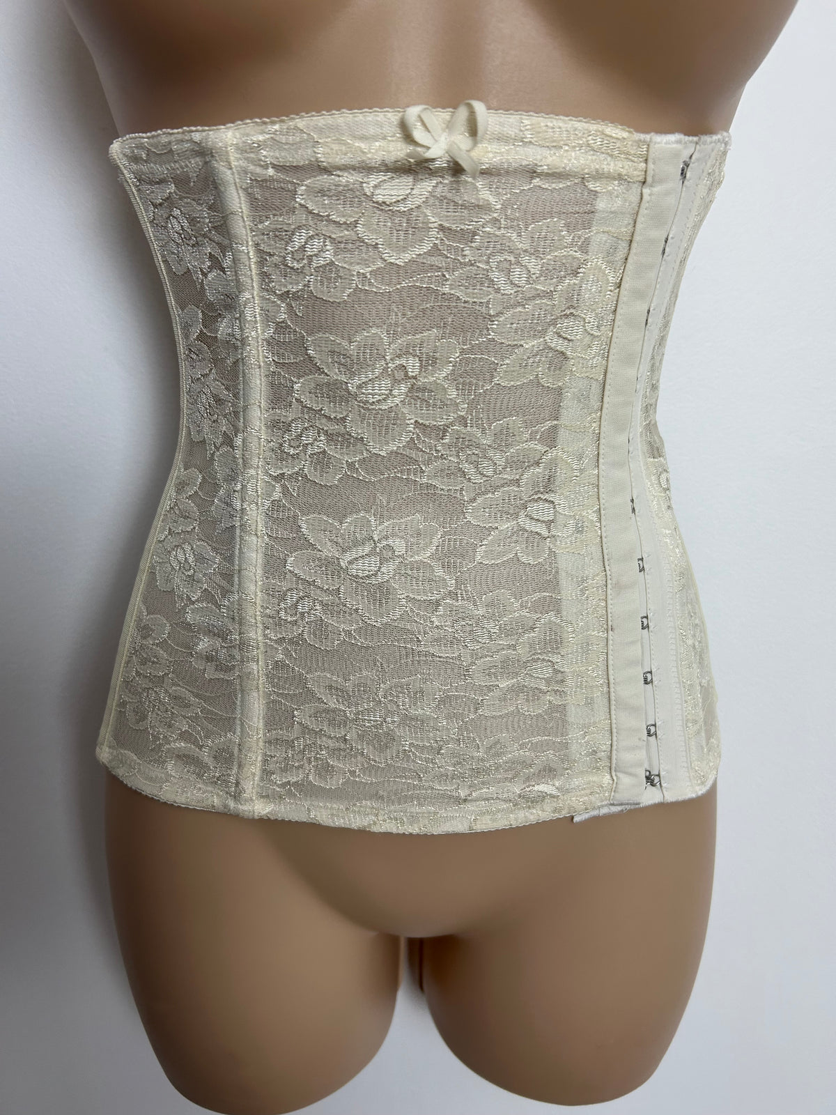 Vintage 1960s Size 6-8 Cream Lace Boned Hook & Eye Fastening Waspie Waist Cincher Girdle