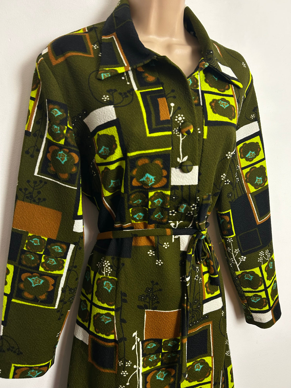Vintage 1960s UK Size 14-16 Green Tones Abstract Print Crimplene Long Sleeve Belted Mod Dress