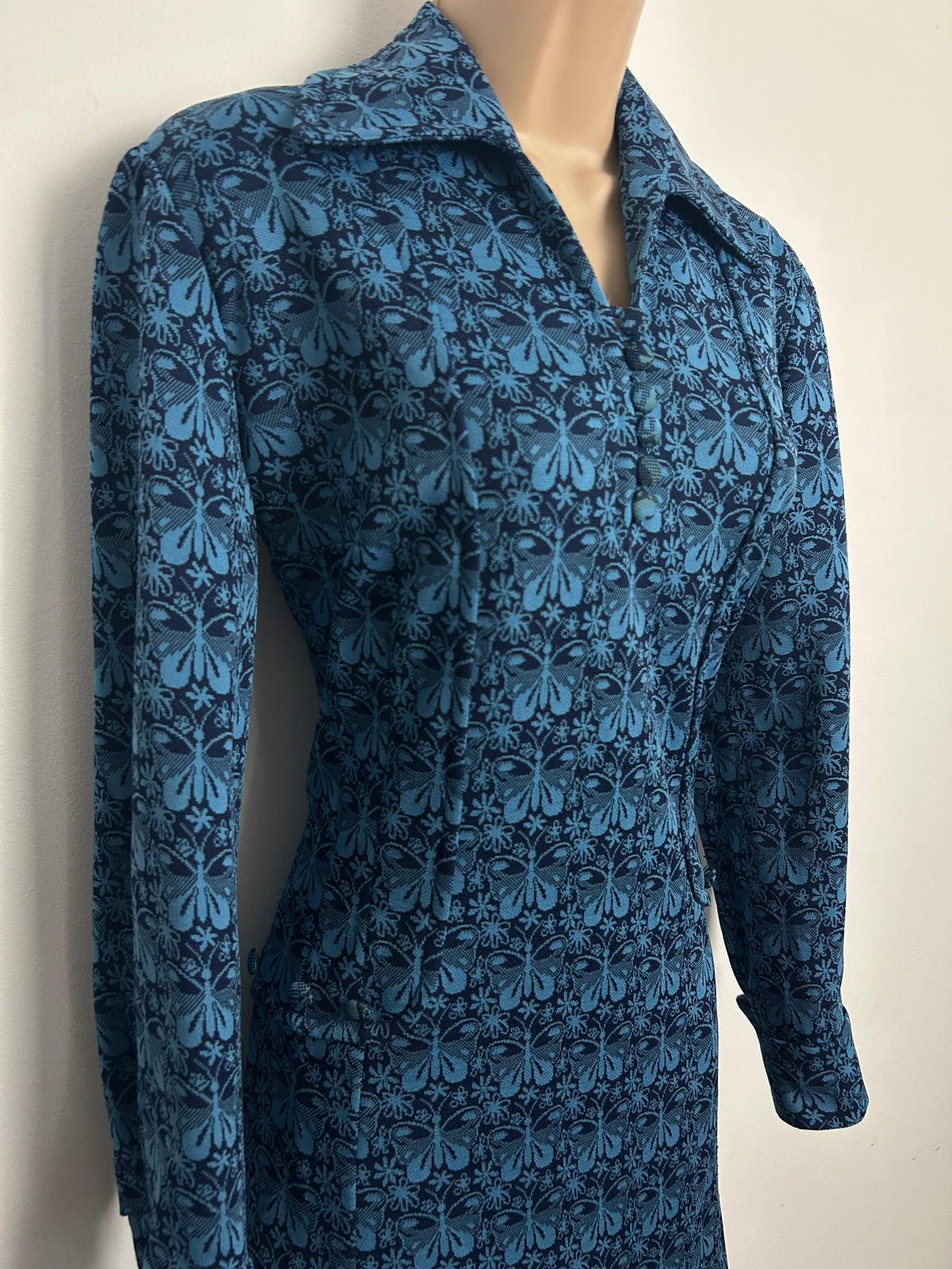 Vintage 1960S Size 14-16 Blue Tones Butterfly Pattern Polyester Long Sleeve Shirt Dress