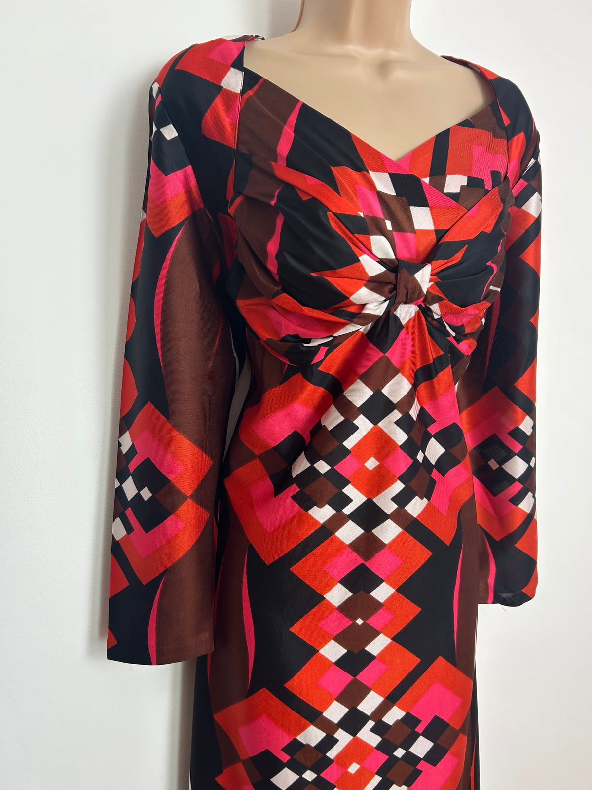 Vintage 1970s Size 16 Black Pink Red Brown & White Geo Print Long Sleeve Maxi Dress