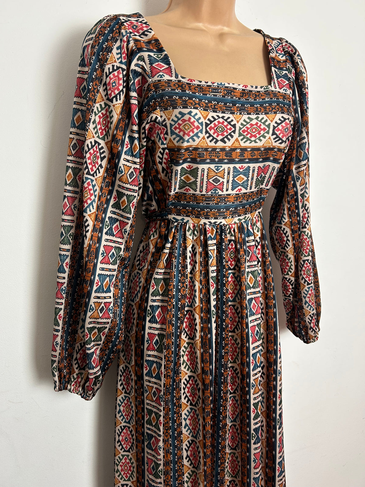 Vintage 1970s Size 6-8 Black Cream Rusty Brown & Red Abstract Print Long Sleeve Maxi Dress