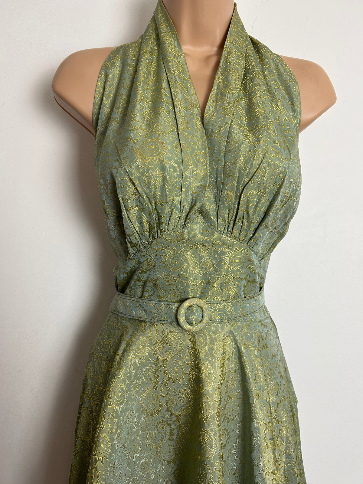 Vintage 1940s Size 8 Stunning Pale Green & Gold Paisley Brocade Halter Neck Belted Full Length Evening Gown