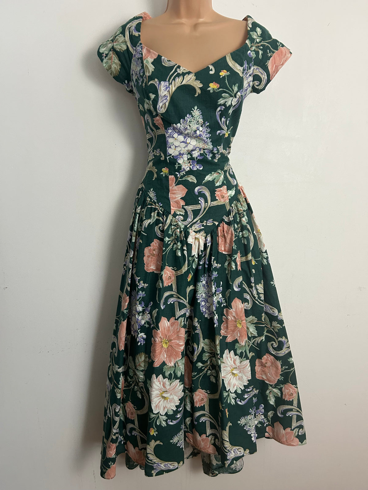American Vintage 1980s LORALIE Size 8-10 Dark Green Coral & Violet Floral Print Cotton Dipped Hem Occasion Dress