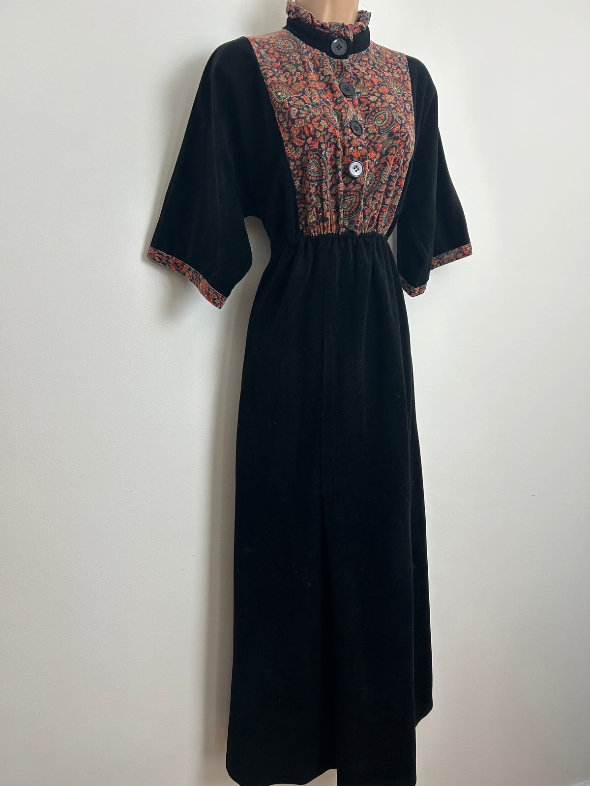 Vintage 1970s Size 8 Black Blue & Orange Cord Panel Short Wide Sleeve Boho Prairie Velour Maxi Dress