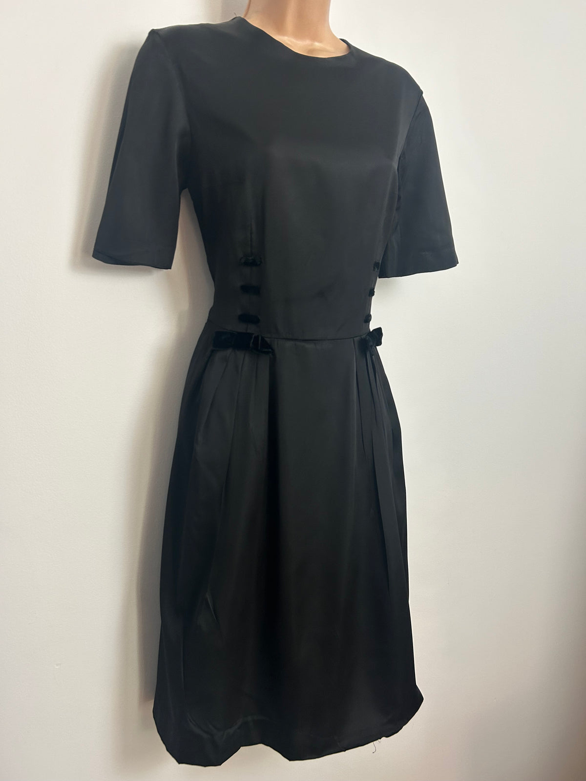 Vintage Early 1960s Size 10 Black Satin Velvet Trim & Bow Detail Pleated Mod Dress