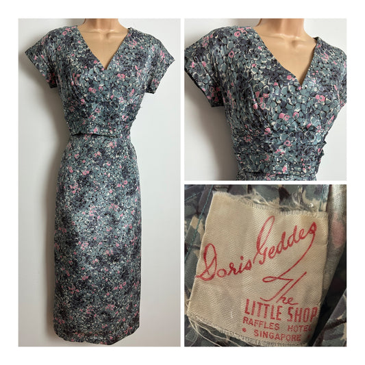 Vintage 1950s VERY RARE DORIS GEDDES RAFFLES SINGAPORE Size 10 Duck Egg Blue & Pink Abstract Print Short Sleeve Wiggle Dress