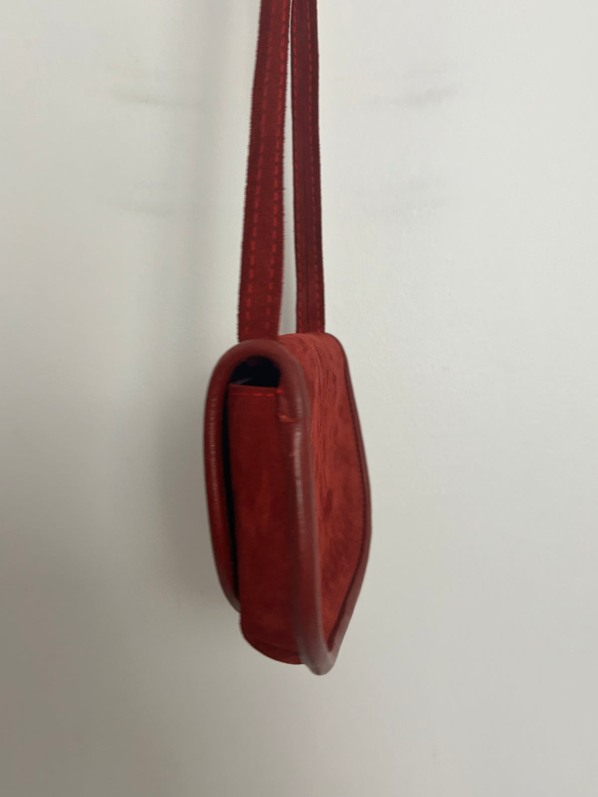 Vintage Early 1980s German Folk Red Suede Heart Detail Oktoberfest Trachten Dirndl Mini Crossbody Bag
