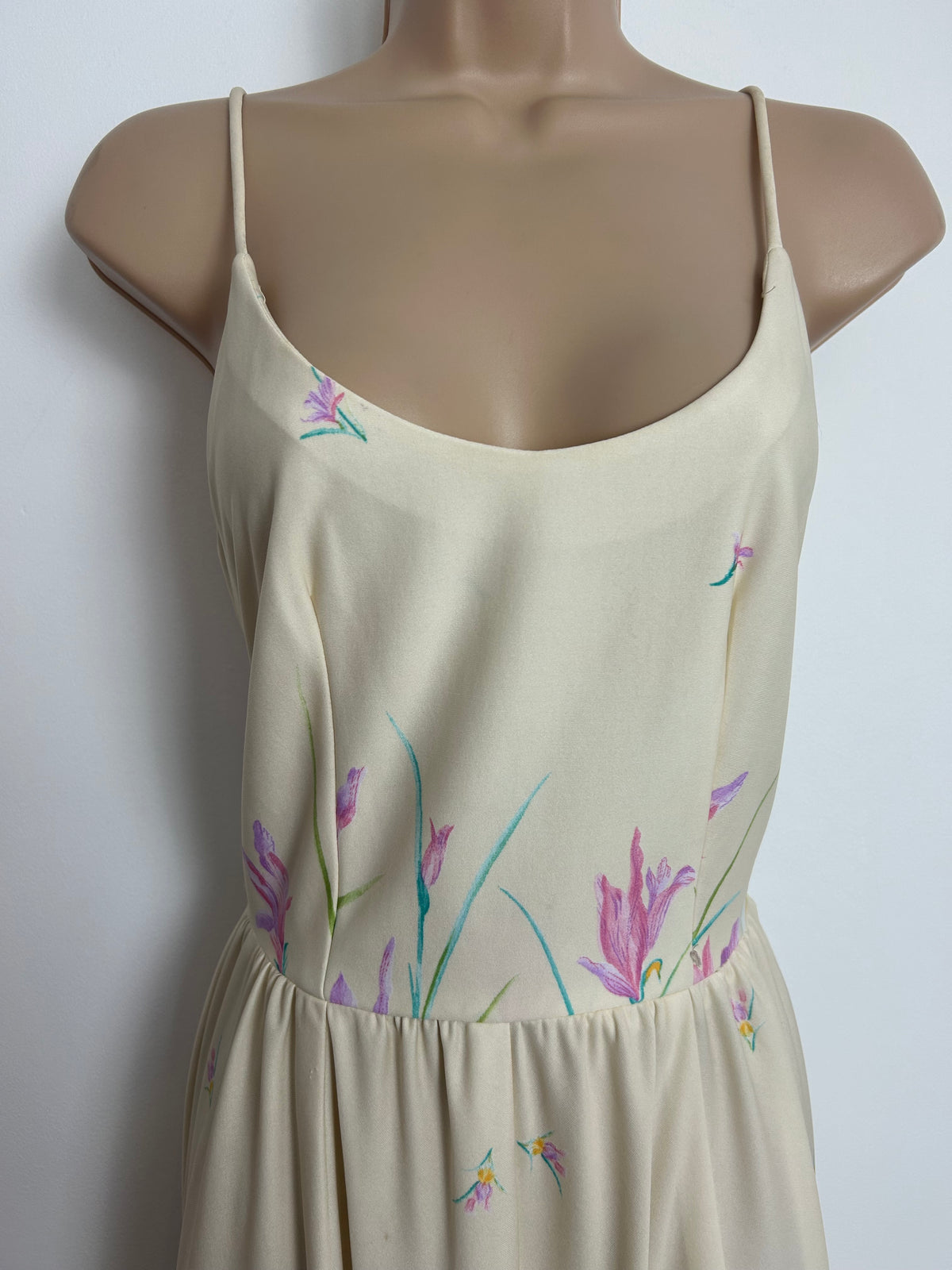 Vintage 1970s Size 6-8 Cream & Pink Iris Print Strappy Handkerchief Hem Summer Maxi Dress