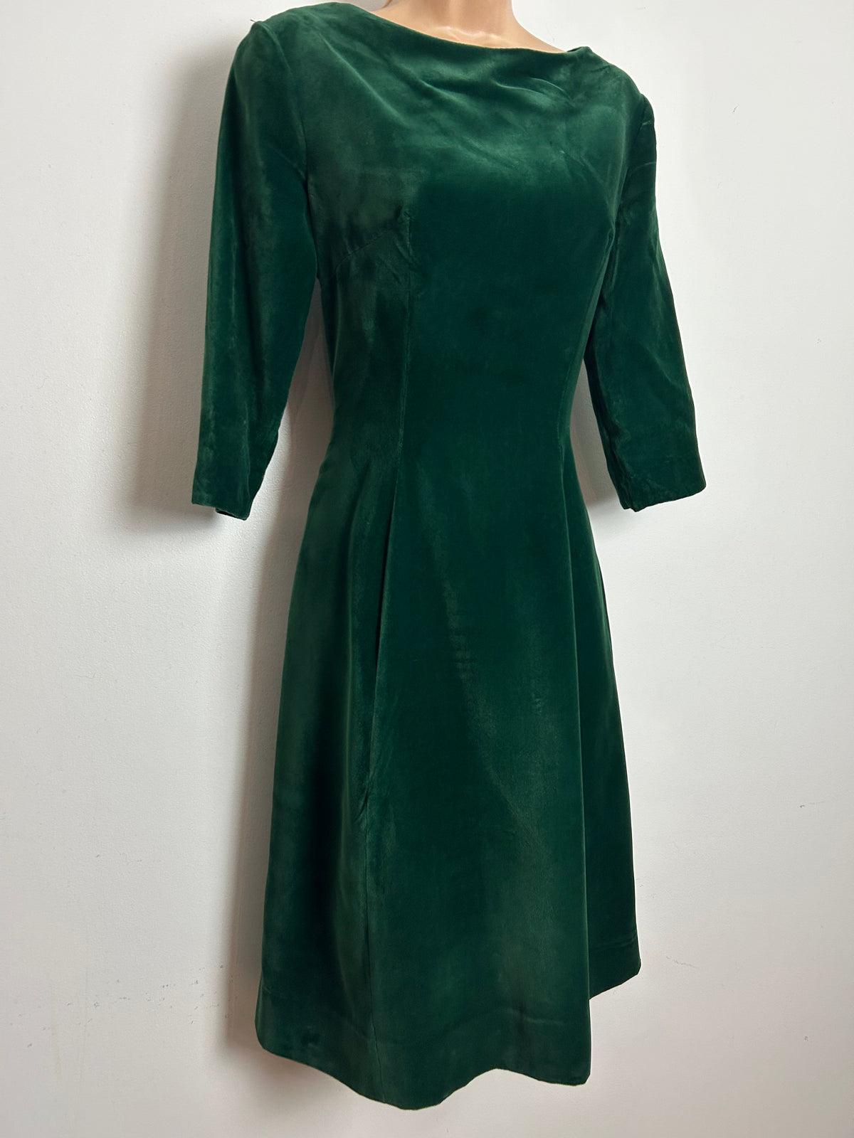 Vintage 1960s EMMAR Size 8 Bottle Green Velvet Wiggle Xmas Dress