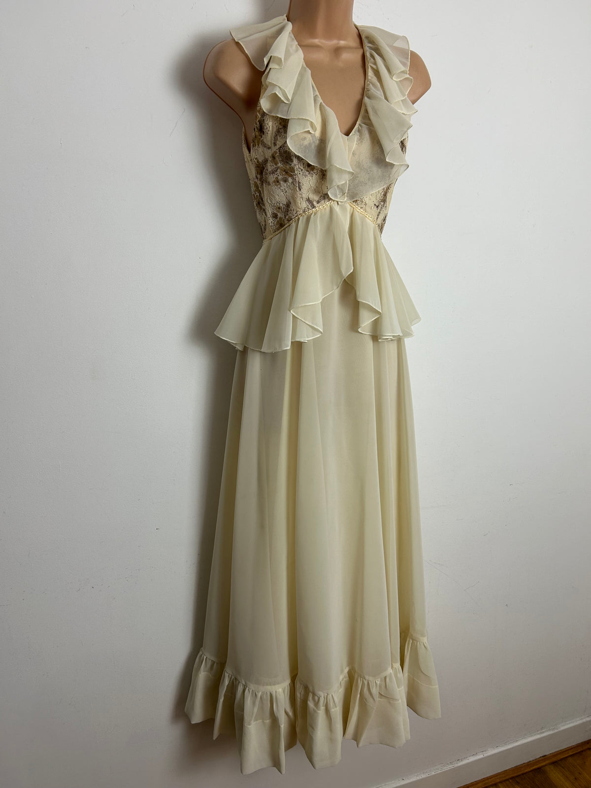 Vintage 1970s Size 4-6 Cream & Brown Lace Bodice Ruffle Trim Peplum Boho Maxi Dress