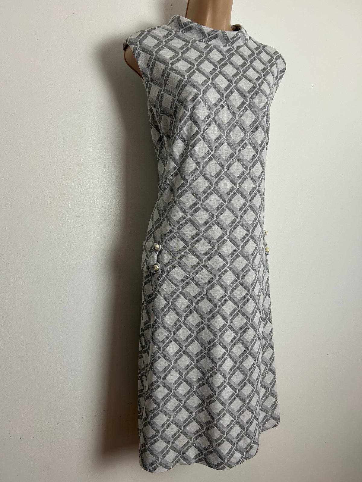 Vintage 1960s PHILIP KUNICK Size 16 Silver & White Op Art Cube Print Mod Shift Dress