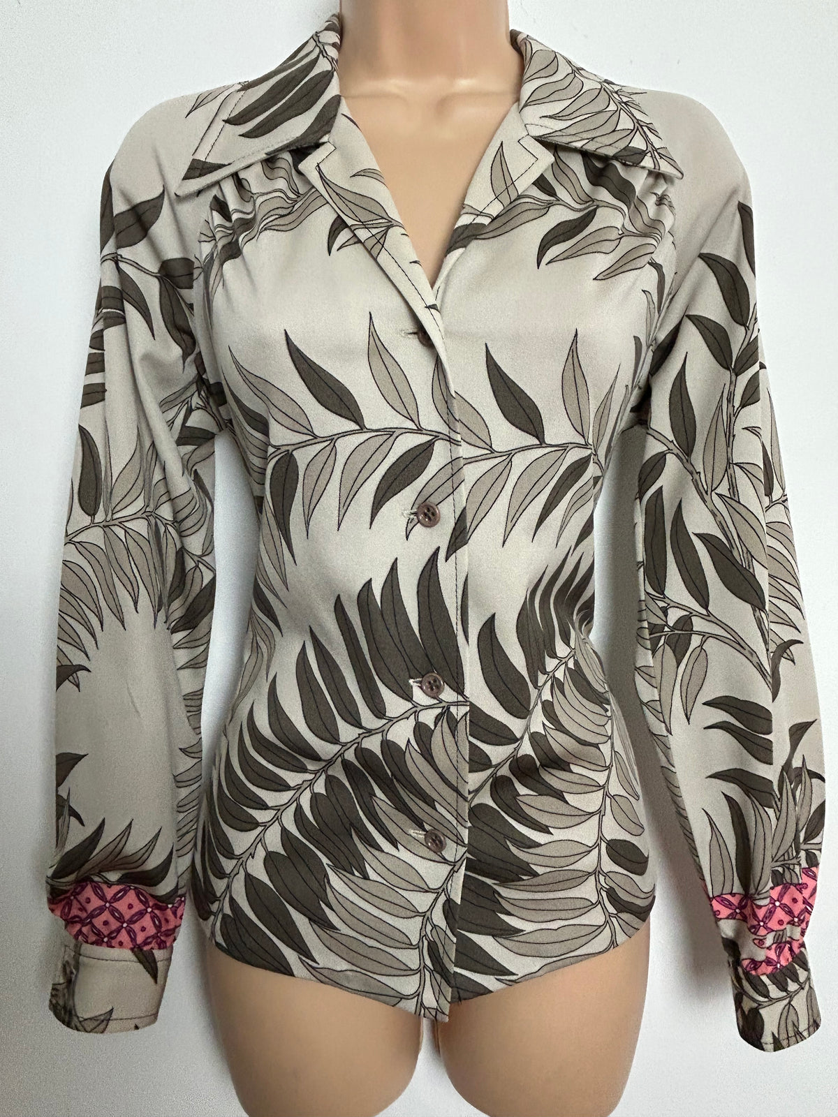 Vintage 1970s FRANK USHER Size 10-12 Beige Brown & Pink Leaf Print Collared Shirt