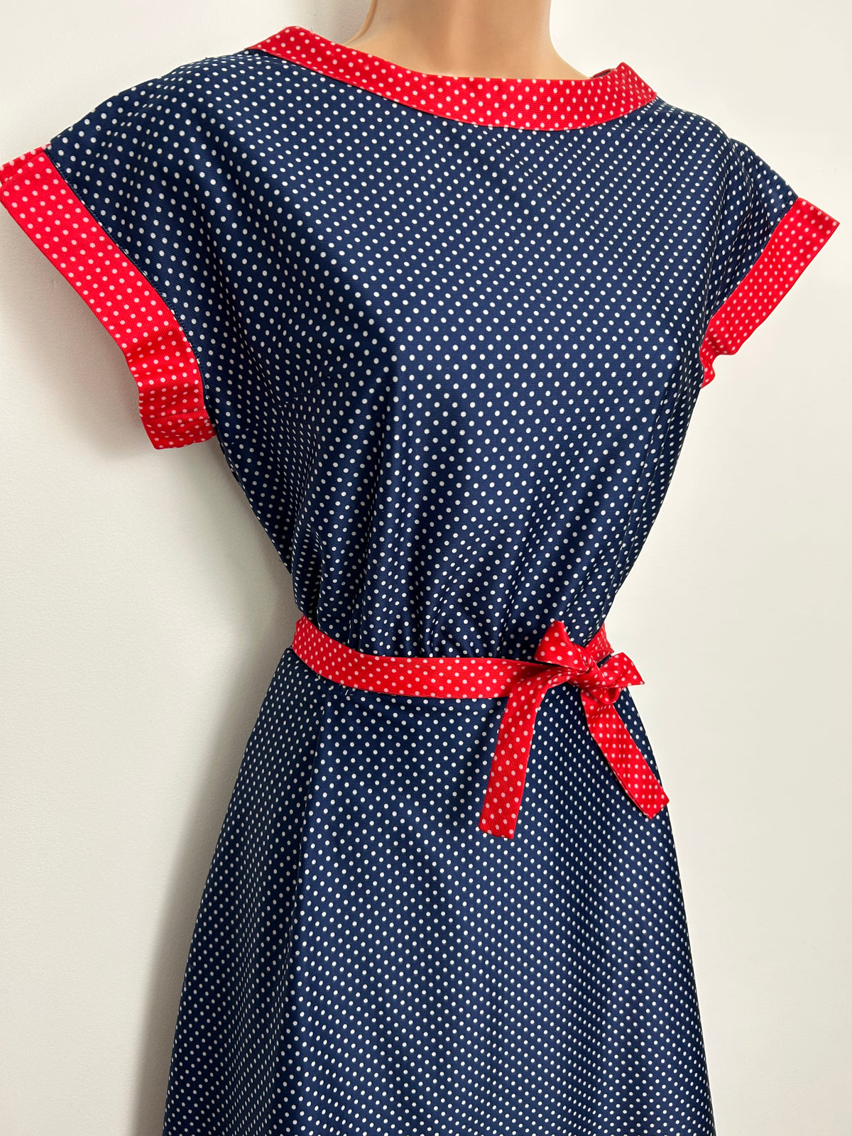 Vintage Late 1970s Size 10-12 Navy Blue & Red Contrast Polka Dot Print Belted Day Dress