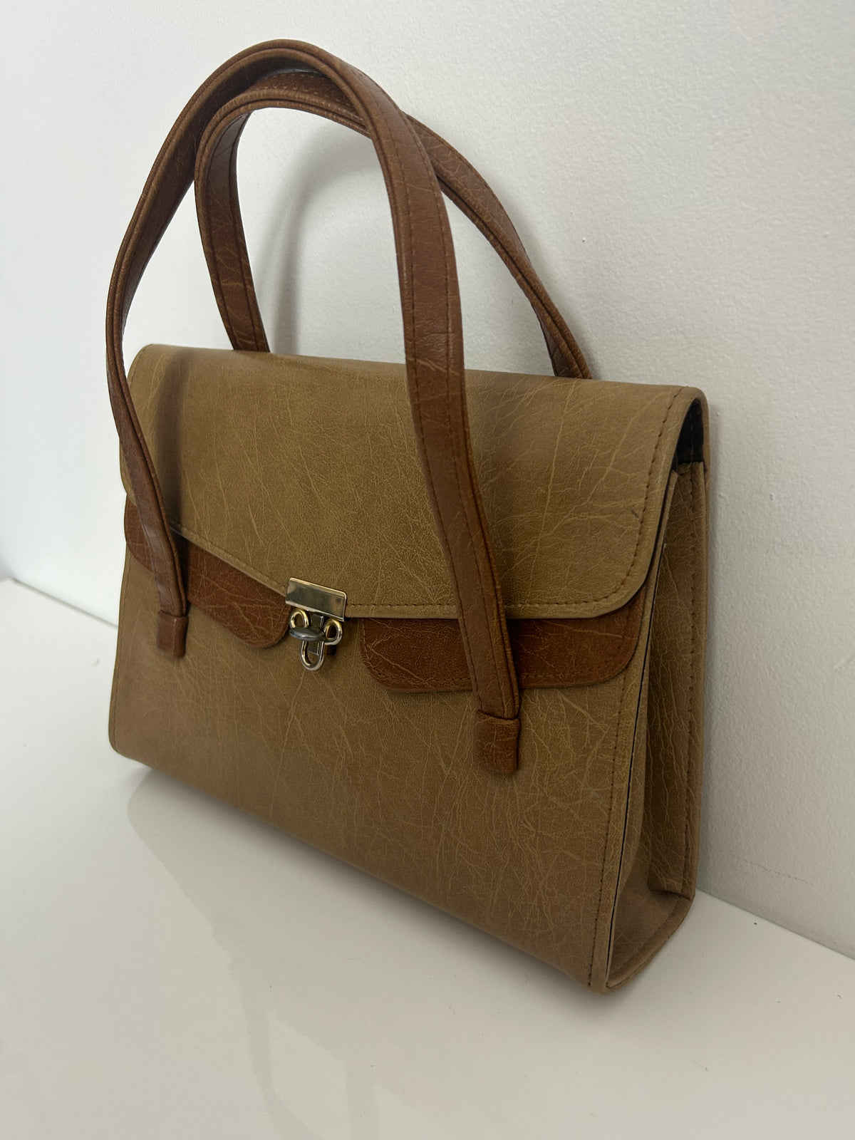 Vintage 1960s WEYMOUTH AMERICAN Camel & Tan Brown Faux Leather Kelly Style Handbag