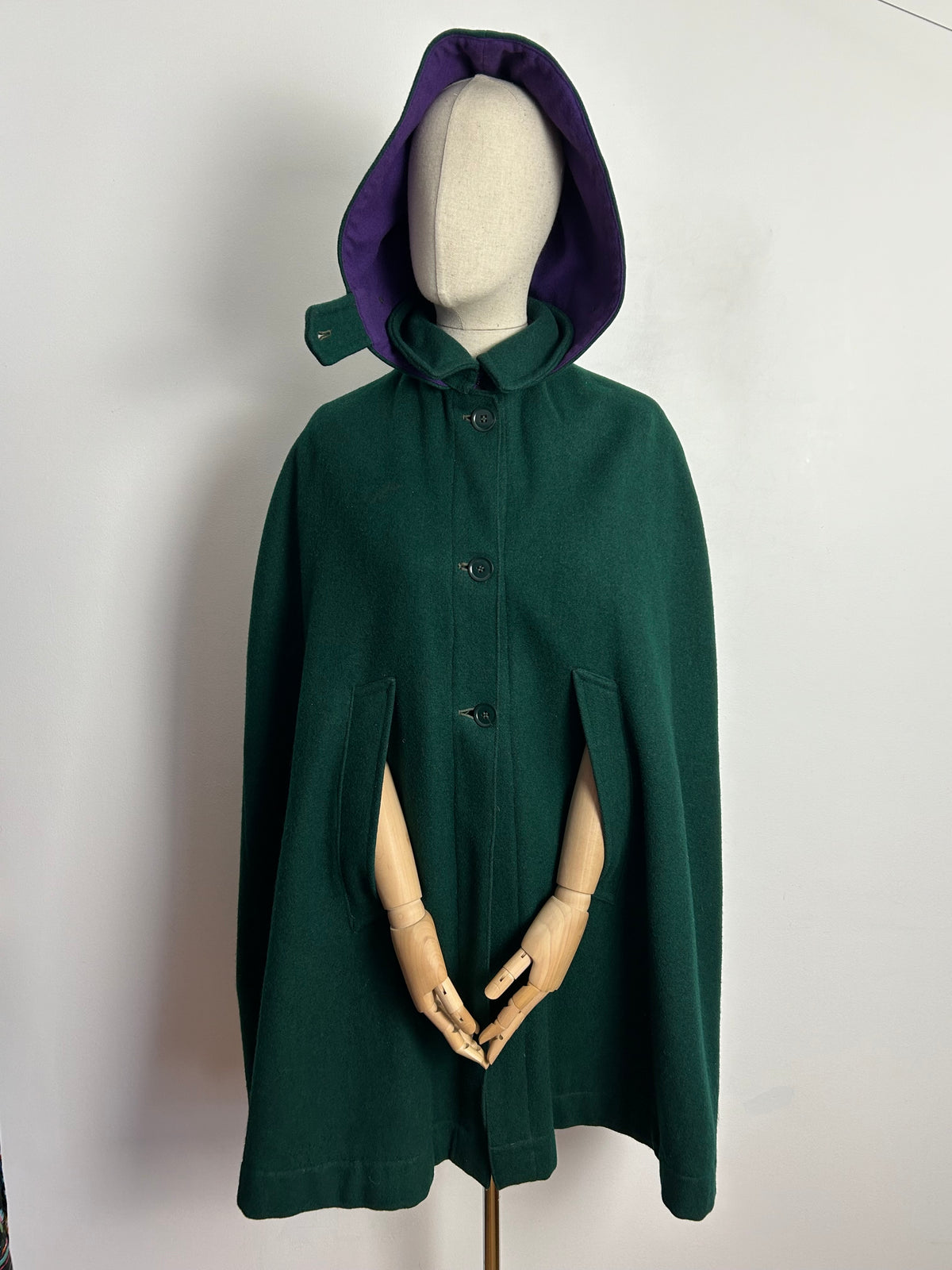 Vintage 1950s (Possibly 1940s) RARE LILLYWHITES OF PICADILLY UK Size 8-10 Bottle Green Hooded Cape With Purple Pussy Bow Tie