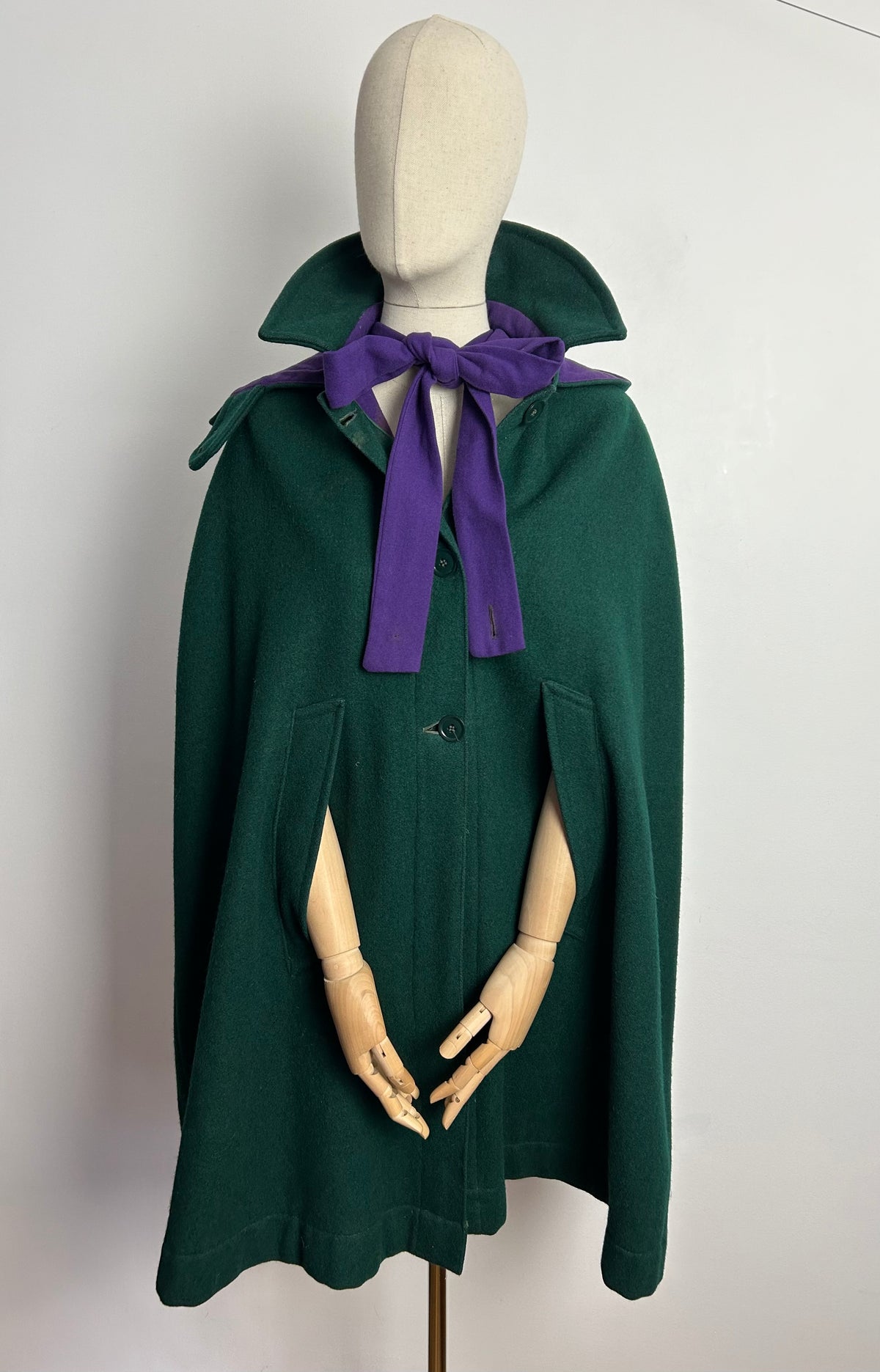 Vintage 1950s (Possibly 1940s) RARE LILLYWHITES OF PICADILLY UK Size 8-10 Bottle Green Hooded Cape With Purple Pussy Bow Tie