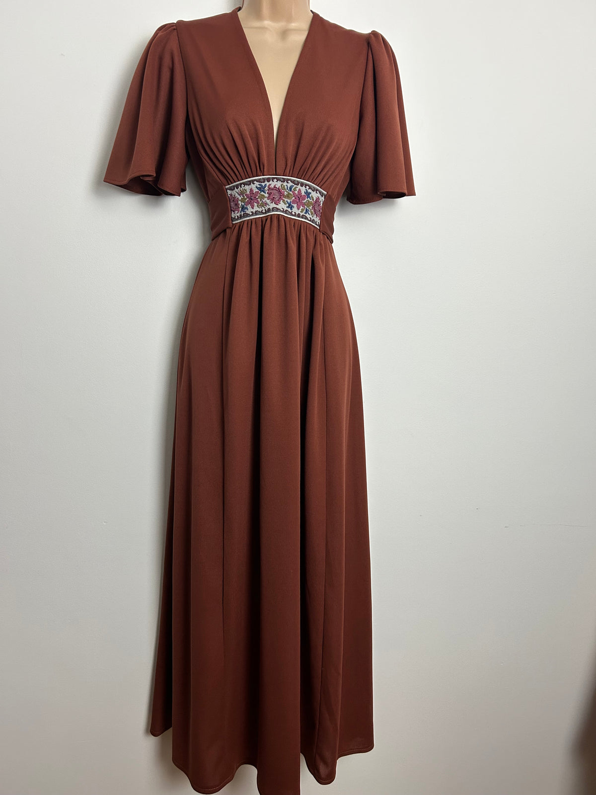 Vintage 1970s Size 8 Brown Flutter Sleeve Tapestry Waist Detail Flutter Sleeve Boho Maxi Dress