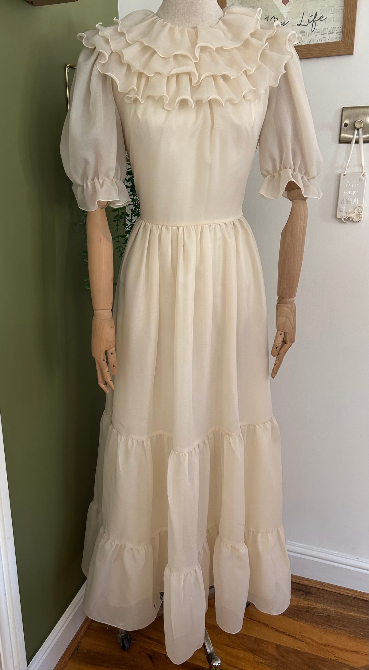 Vintage 1970s LINA C Size 10 Cream Ruffle Layer Boho Prairie Bridal Inspired Summer Maxi Dress