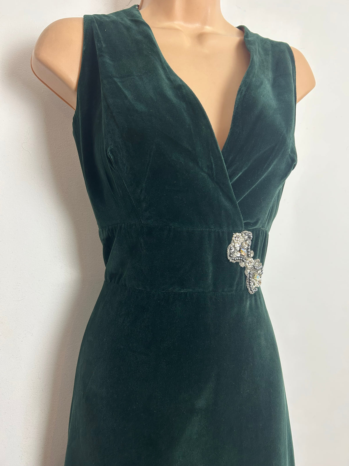 Vintage 1960s Size 10 Beautiful Forest Green Velvet Beaded Applique Evening Maxi Dress