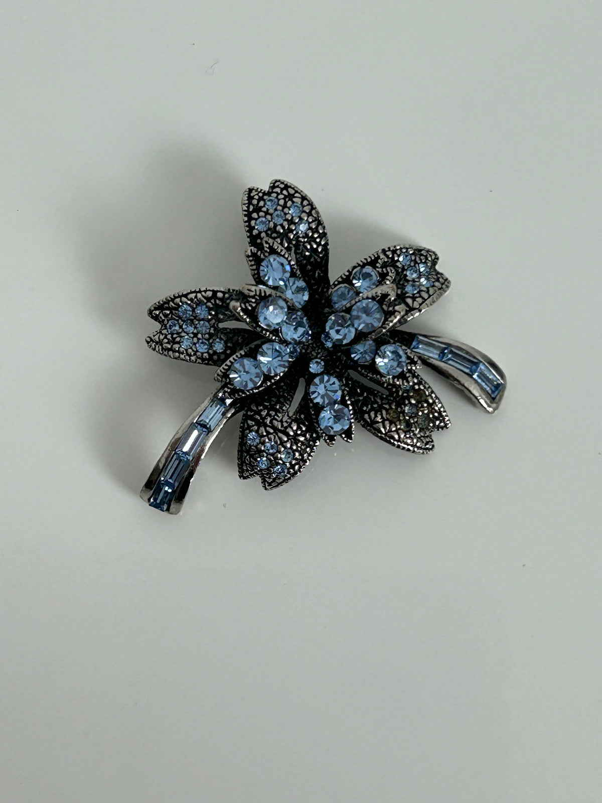 Vintage 1960s Silver Plated Blue Diamante & Baguette Cut Glass Floral Brooch