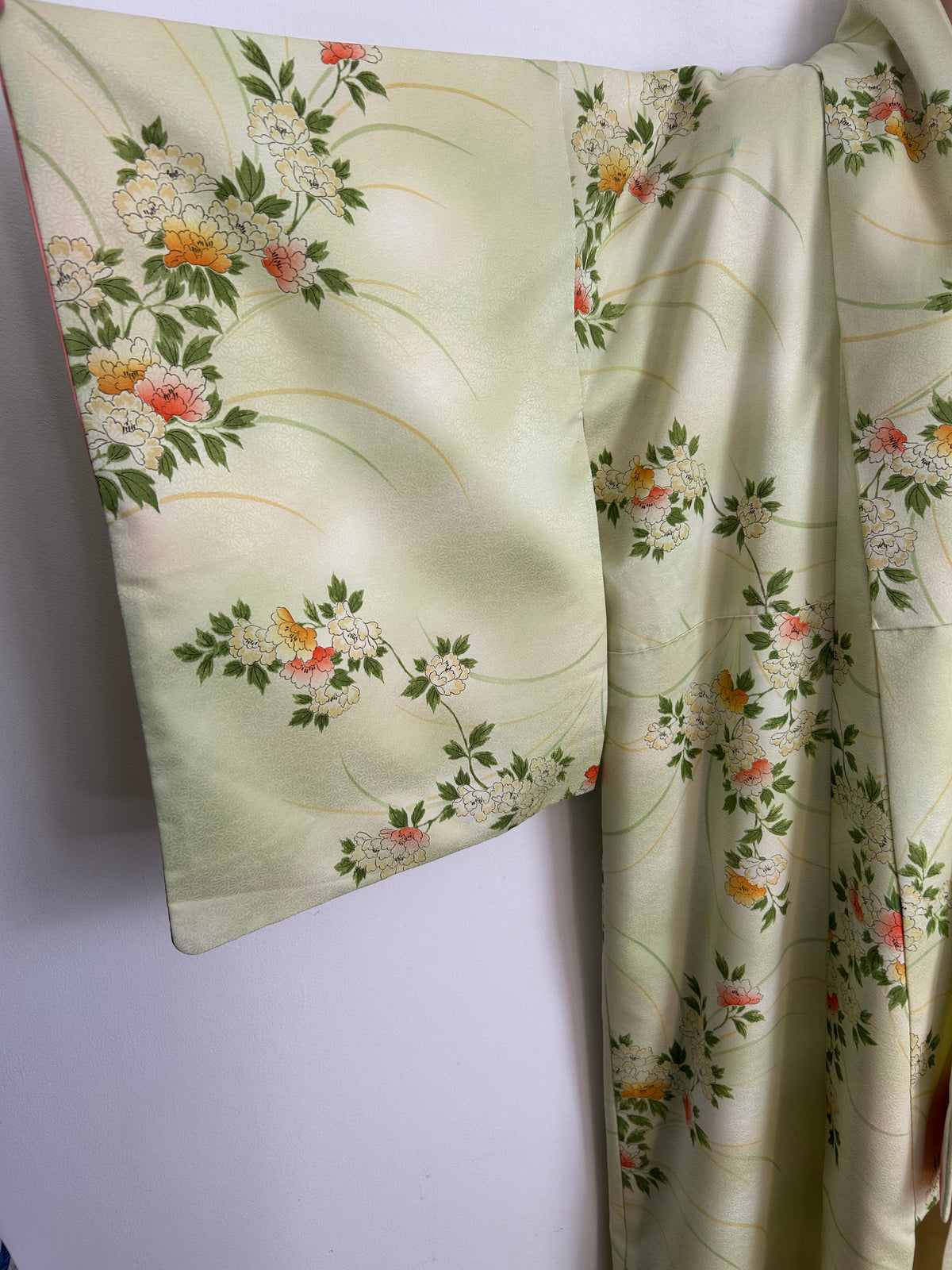 Vintage Traditional Authentic Up To Size 16 Beautiful Pale Green & Orange Floral Print Japanese Kimono