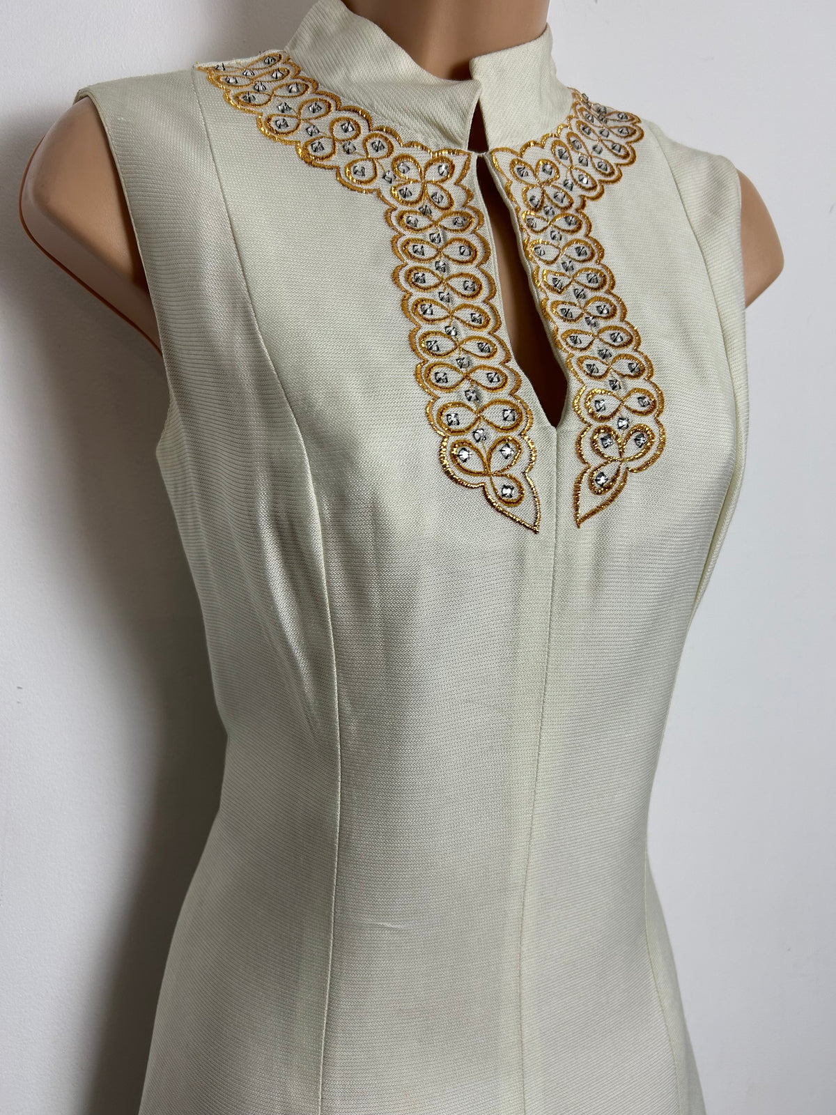 Vintage 1960s WENDY Size 8 Winter White Gold Braid & Diamante Embellished Mod Occasion Shift Dress