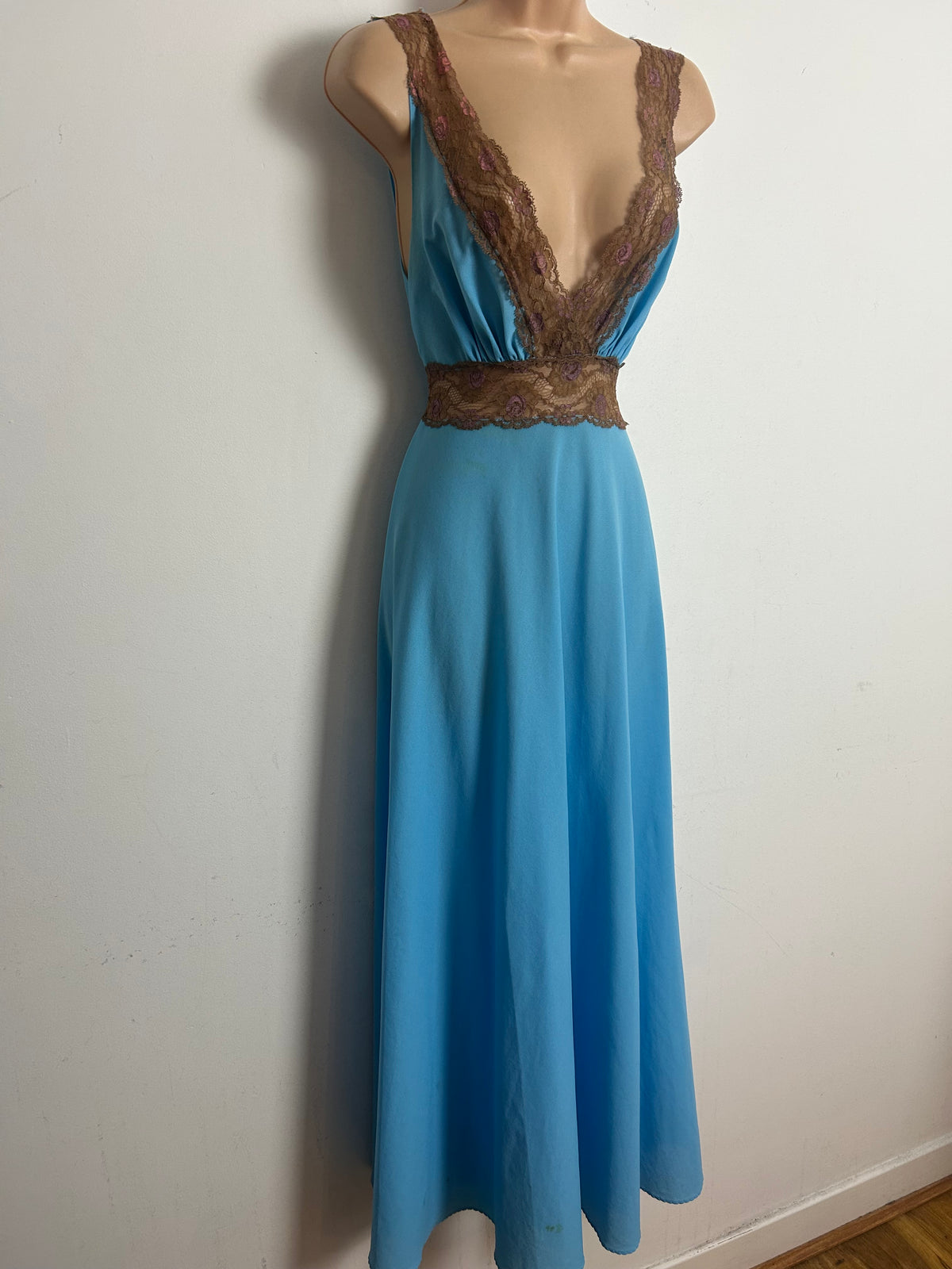 Vintage Late 1960s Size 10 Blue & Brown Lace Trim Matching Peignoir Set