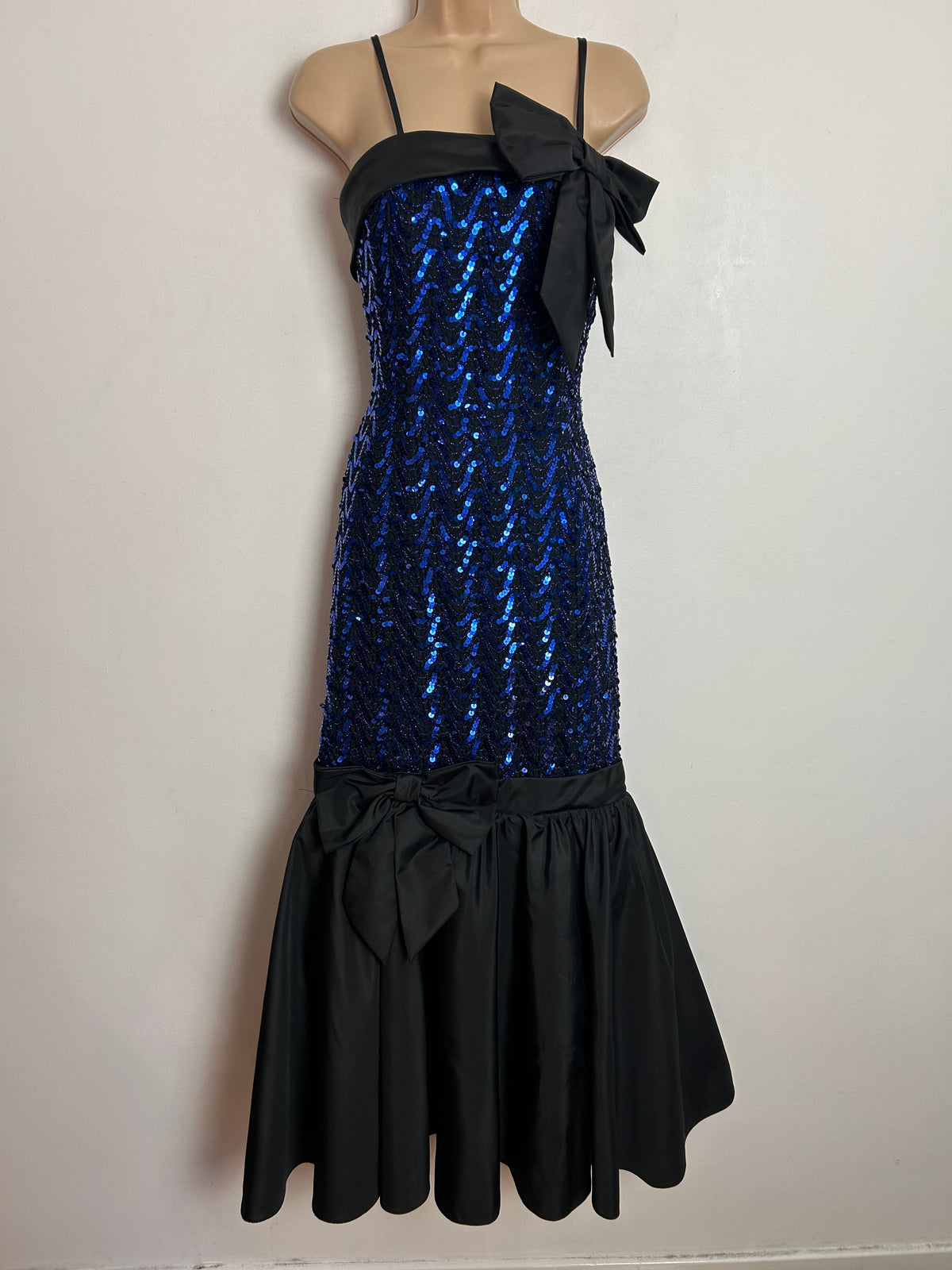 Vintage Early 1980s JOHN CHARLES UK Size 8-10 AMAZING Black & Blue Sequin & Bead Detail Full Length Cocktail Gown