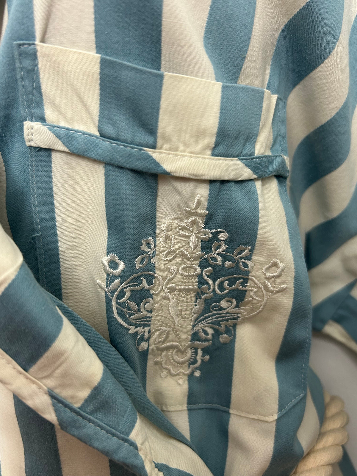 Vintage 1980s LAURA ASHLEY Size 12-14 Blue & White Stripe Cotton Dressing Gown