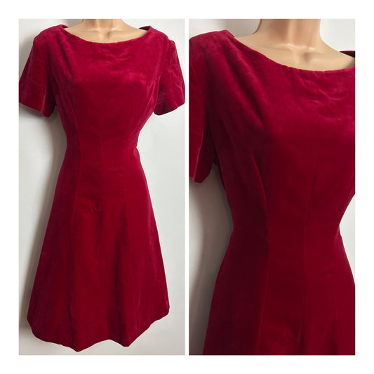 Vintage 1960s Size 10 Red Velvet Short Sleeve Xmas Dress