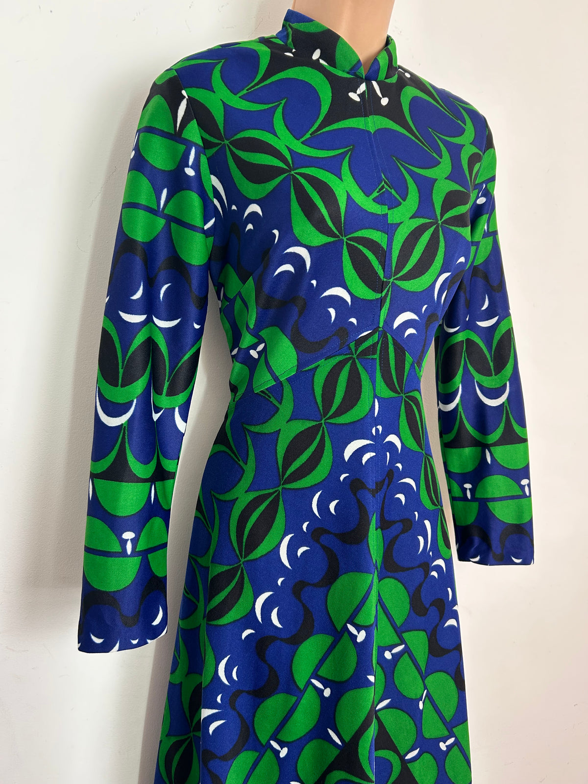 Vintage 1970s Size 10 Navy Blue Green & Black Abstract Print Long Sleeve Maxi Dress