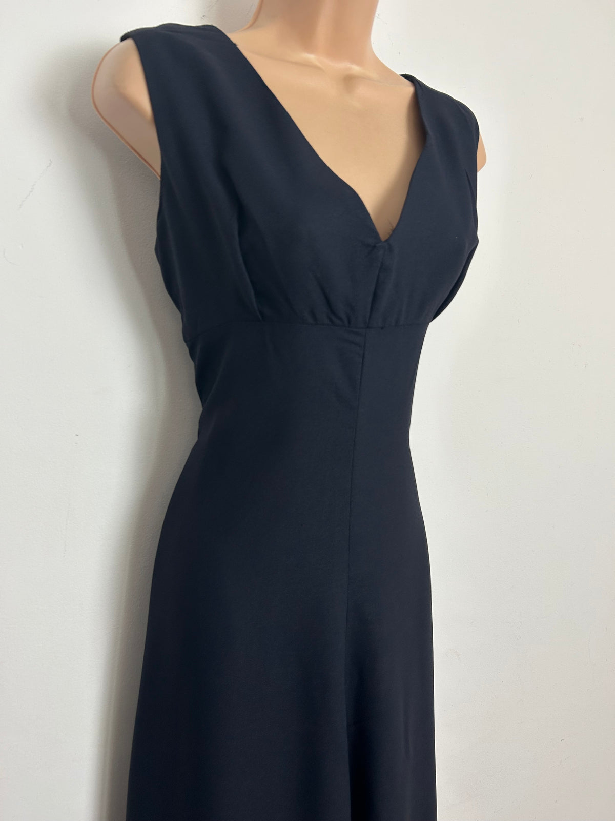 Vintage 1970s Size 10-12 Black Sleeveless Wide Leg Classic Jumpsuit