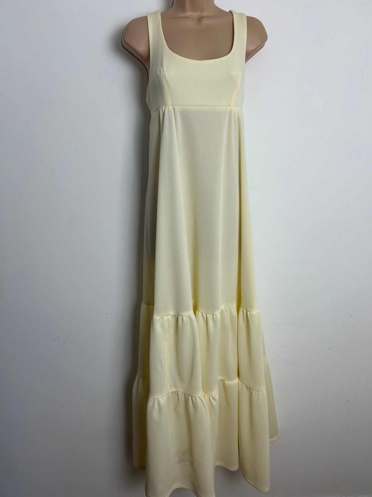Vintage 1970s Size 8 Cream Sleeveless Tie Back Prairie Boho Festival Maxi Dress
