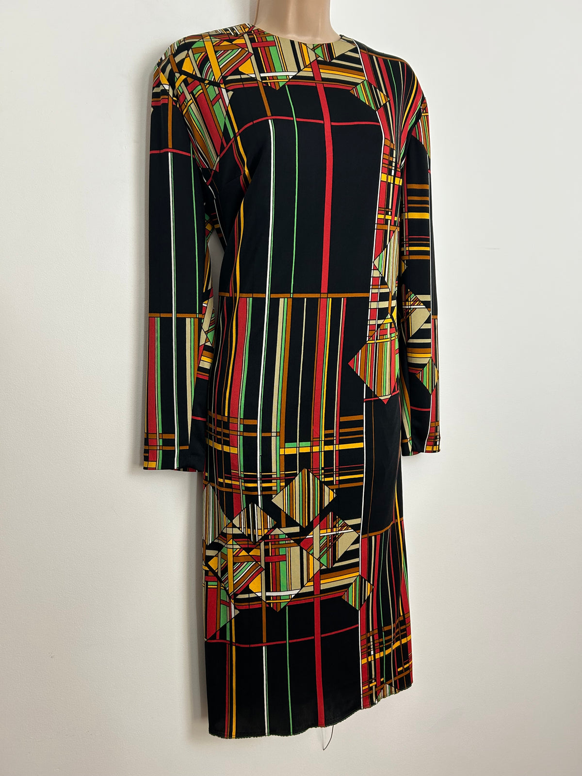 Vintage 1970s Size 14 Black Red Green Yellow & Beige Abstract Stripe Print Long Sleeve Shift Dress