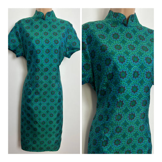 Vintage 1960s Size 12-14 Green & Purple Mandala Print Short Sleeve Shift Dress