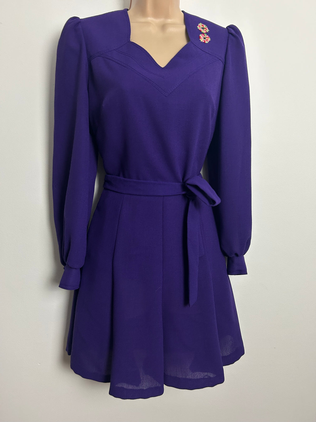 Vintage Late 1960s Size 6-8 Purple Wool Mix Long Sleeve Belted Mod Dress