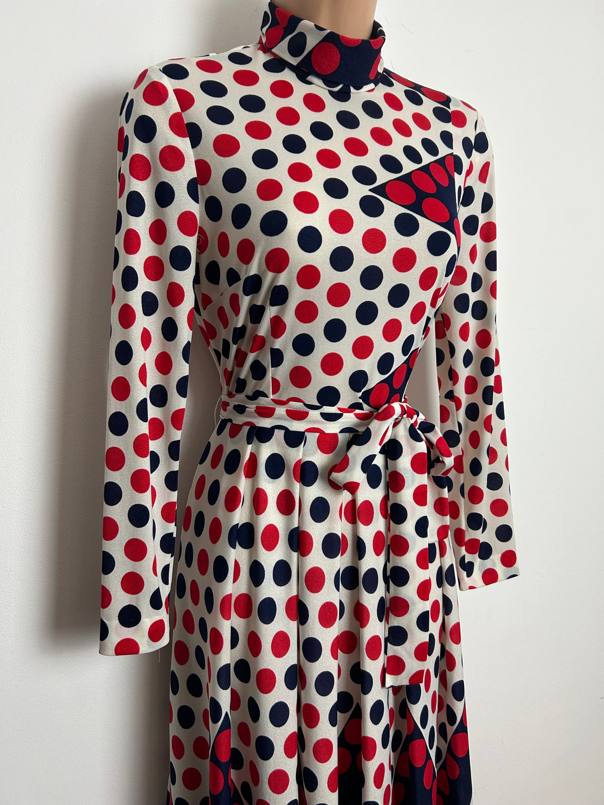 Vintage 1970s Designer CARL OLSEN Size 8 White Red & Navy Blue Spot Print Belted Pleated Day Dress