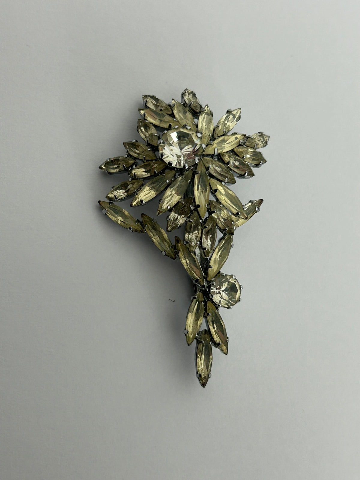 Vintage 1960s Silver Tone Base Metal Glass Stone & Diamante Set Flower Brooch
