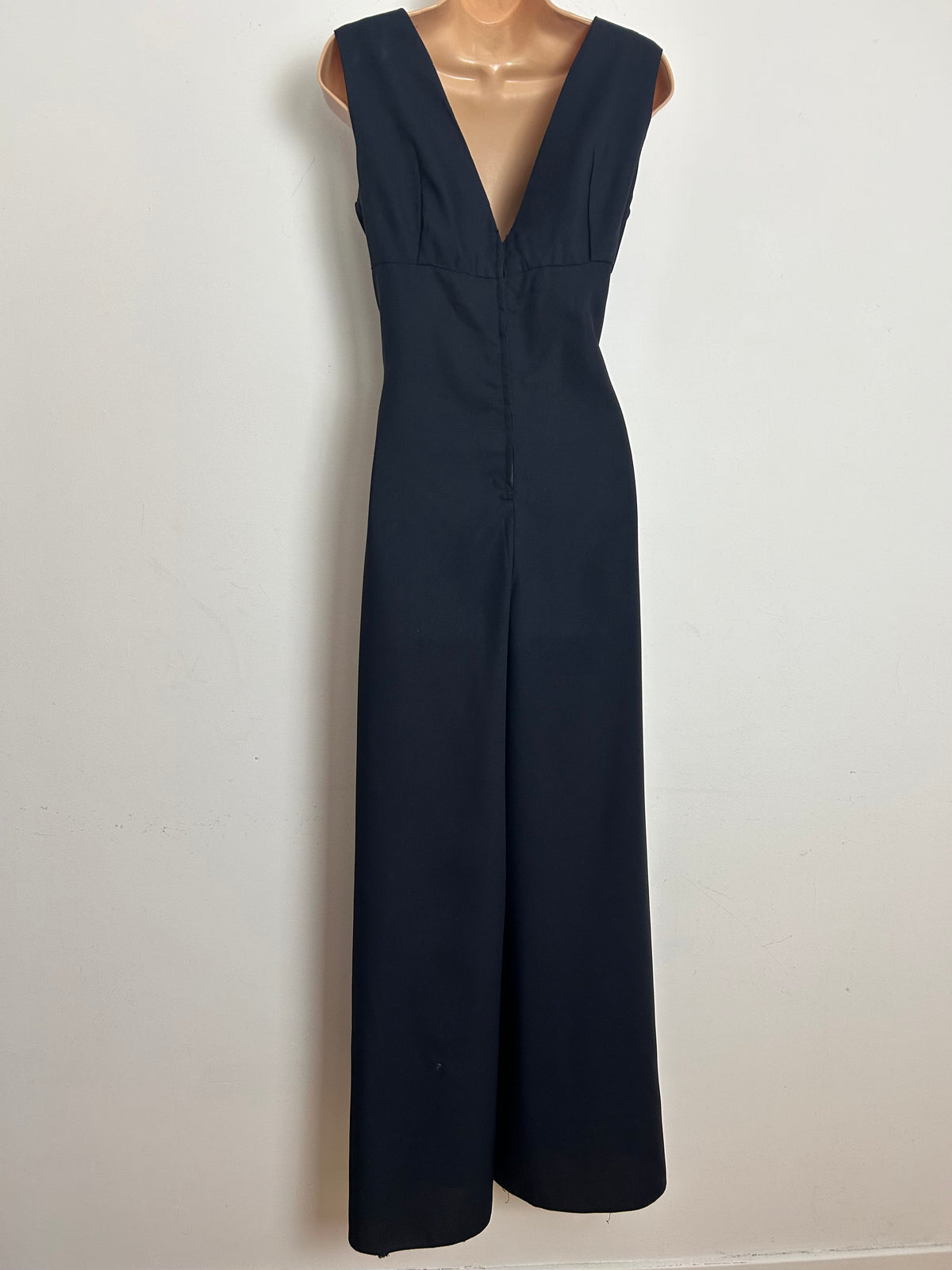 Vintage 1970s Size 10-12 Black Sleeveless Wide Leg Classic Jumpsuit