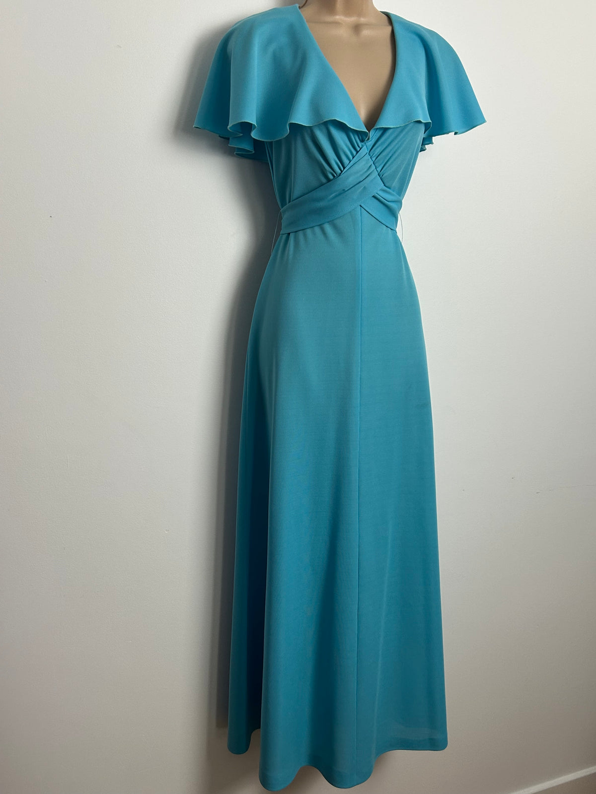 Vintage 1970s RICHARD SHOPS Size 8 Pale Blue Cape Collar Tie Back Maxi Dress