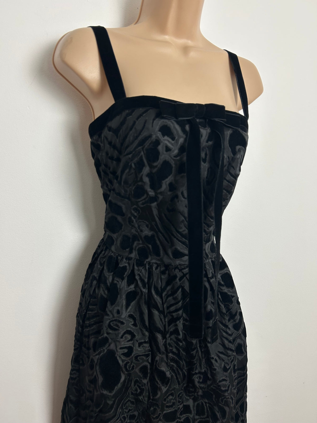 Vintage Early 1960s CARNEGIE OF LONDON Size 6-8 Black Acetate & Black Velvet Flock Party Cocktail Dress