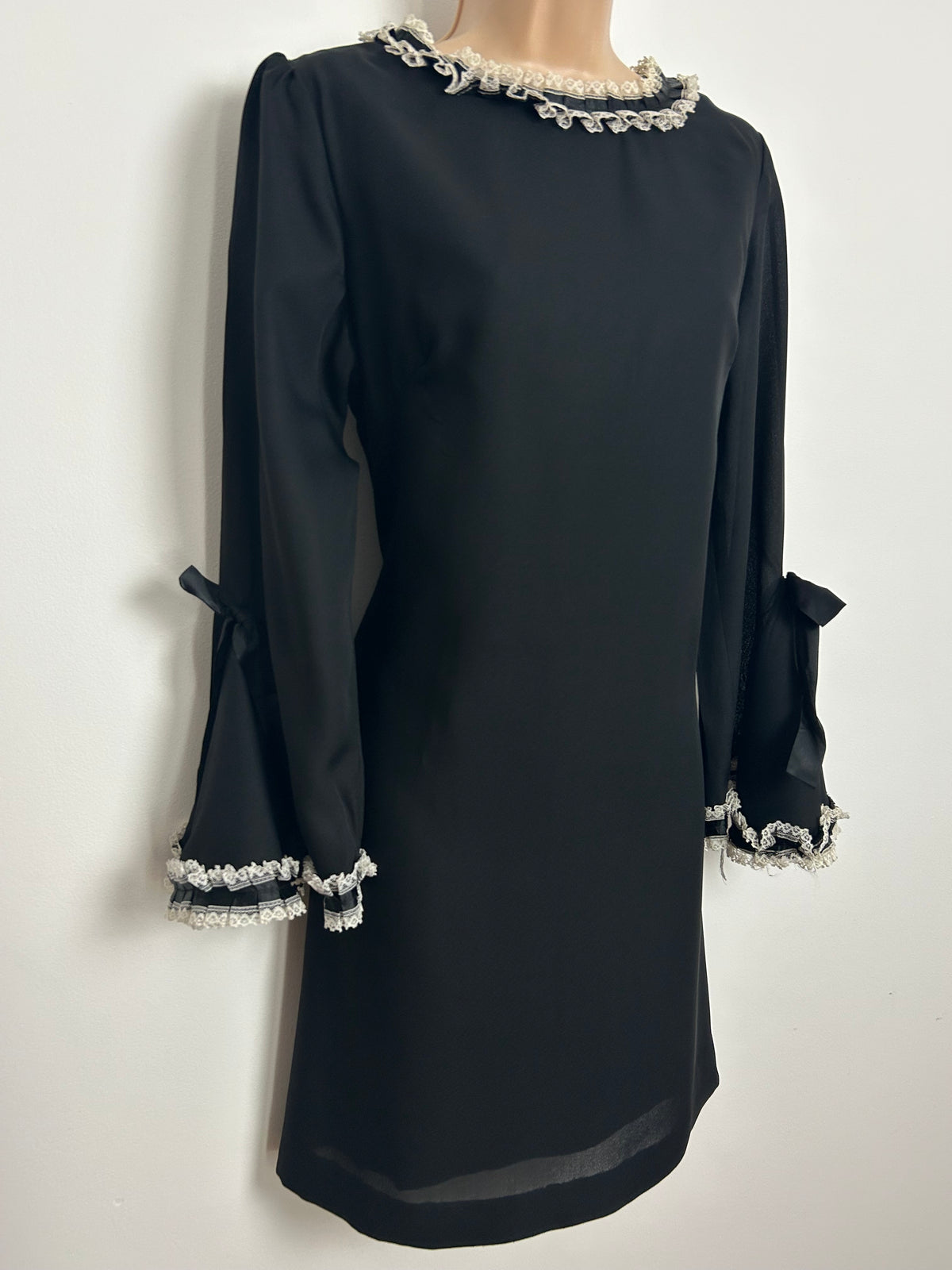Vintage 1960s Size 10-12 Black Ruffle & White Lace Trim Flared Cuff Mini Mod Shift Dress