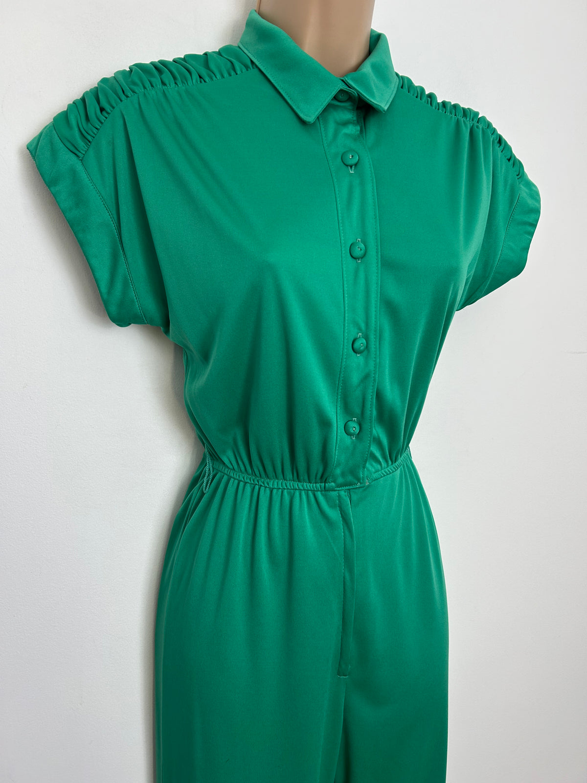 Vintage Late 70s/Early 80s Size 10 Green Ruched Shoulder Detail Short Sleeve Straight Leg Jumpsuit