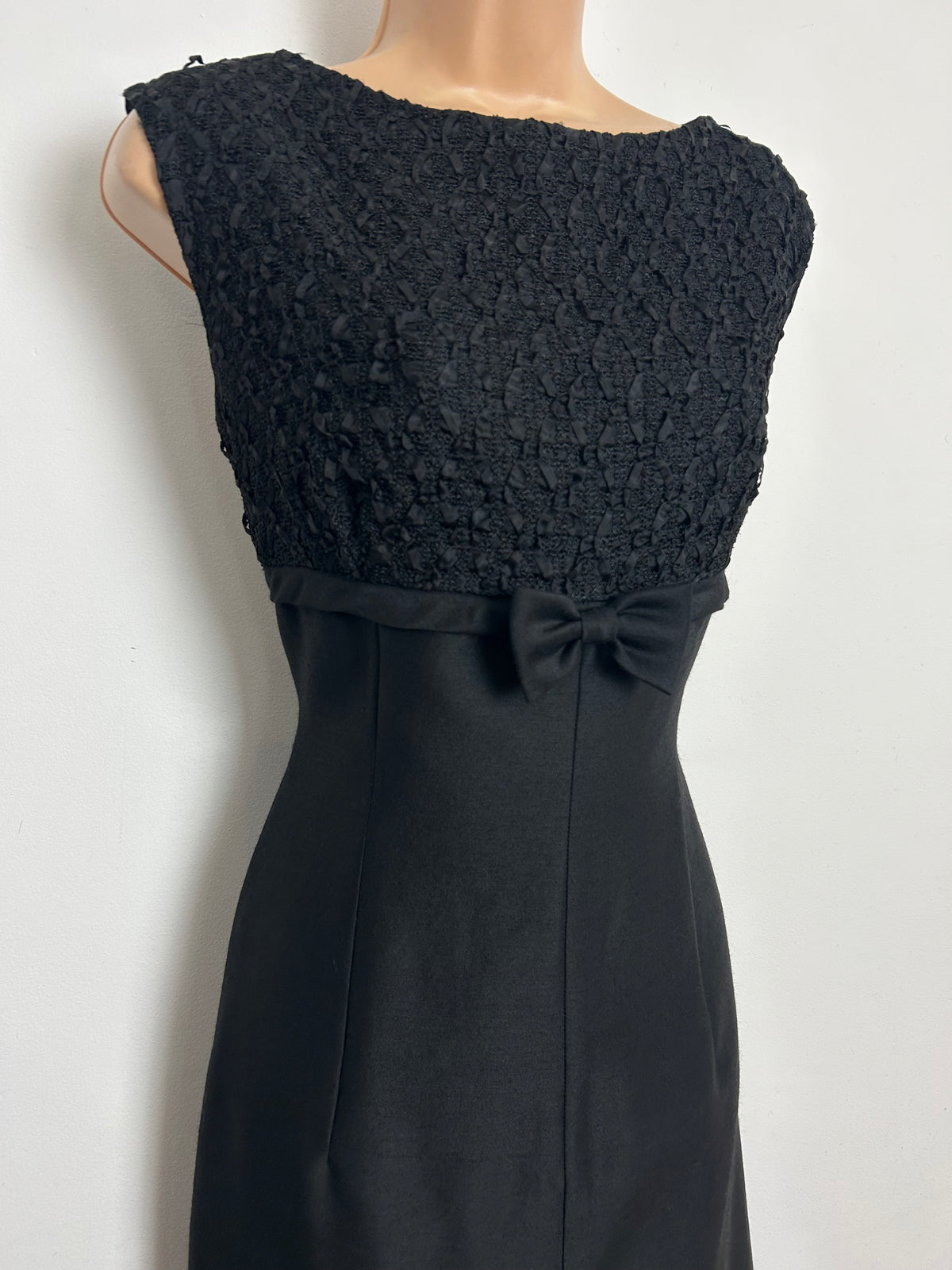 Vintage 1960s Size 10 Mod Black Ribbon & Bow Detail Little Black Dress