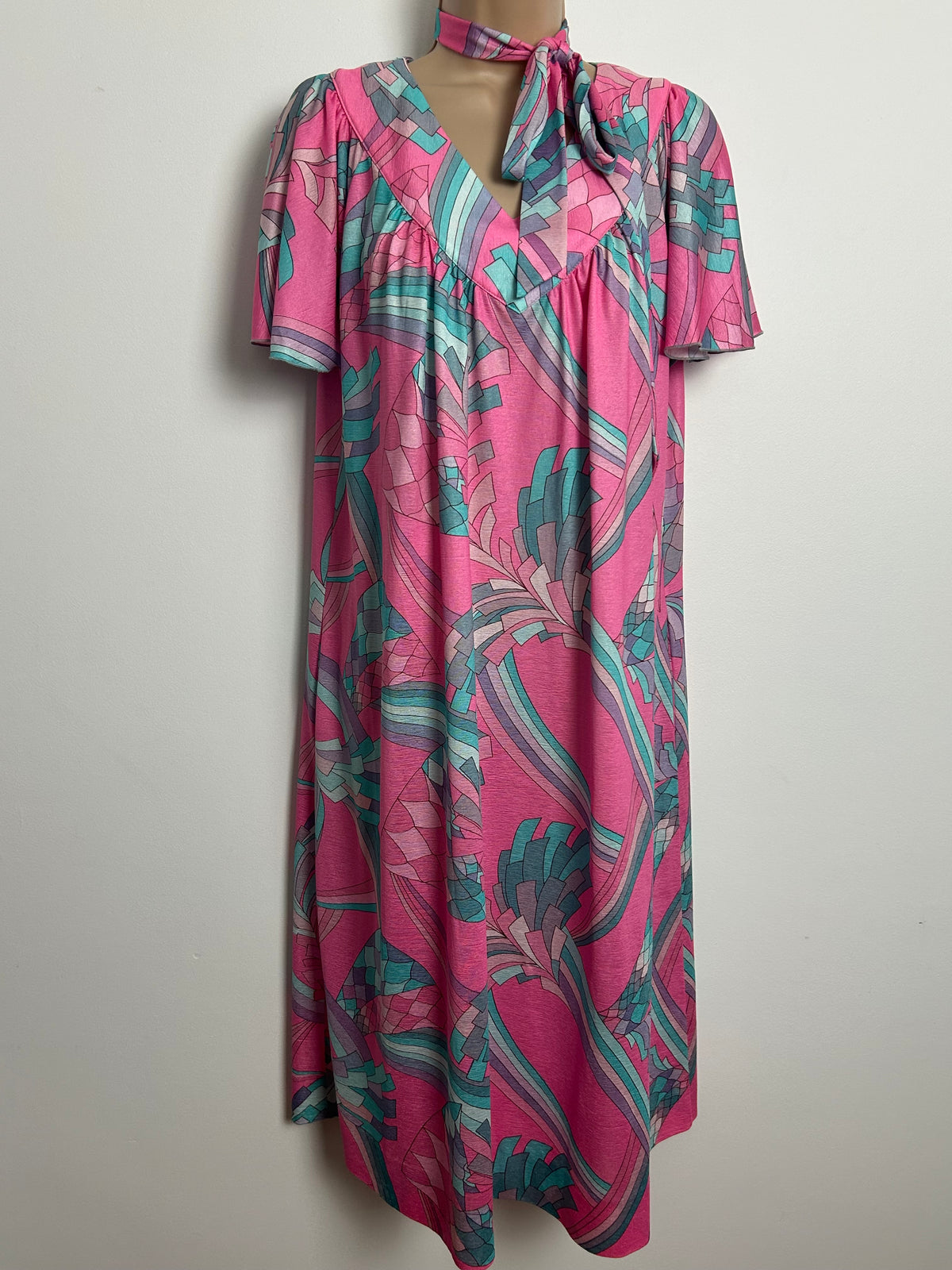 Vintage Late 1970s Made In Italy Size 12-14 Pink Mint & Lilac Abstract Geo Print Belted Dress