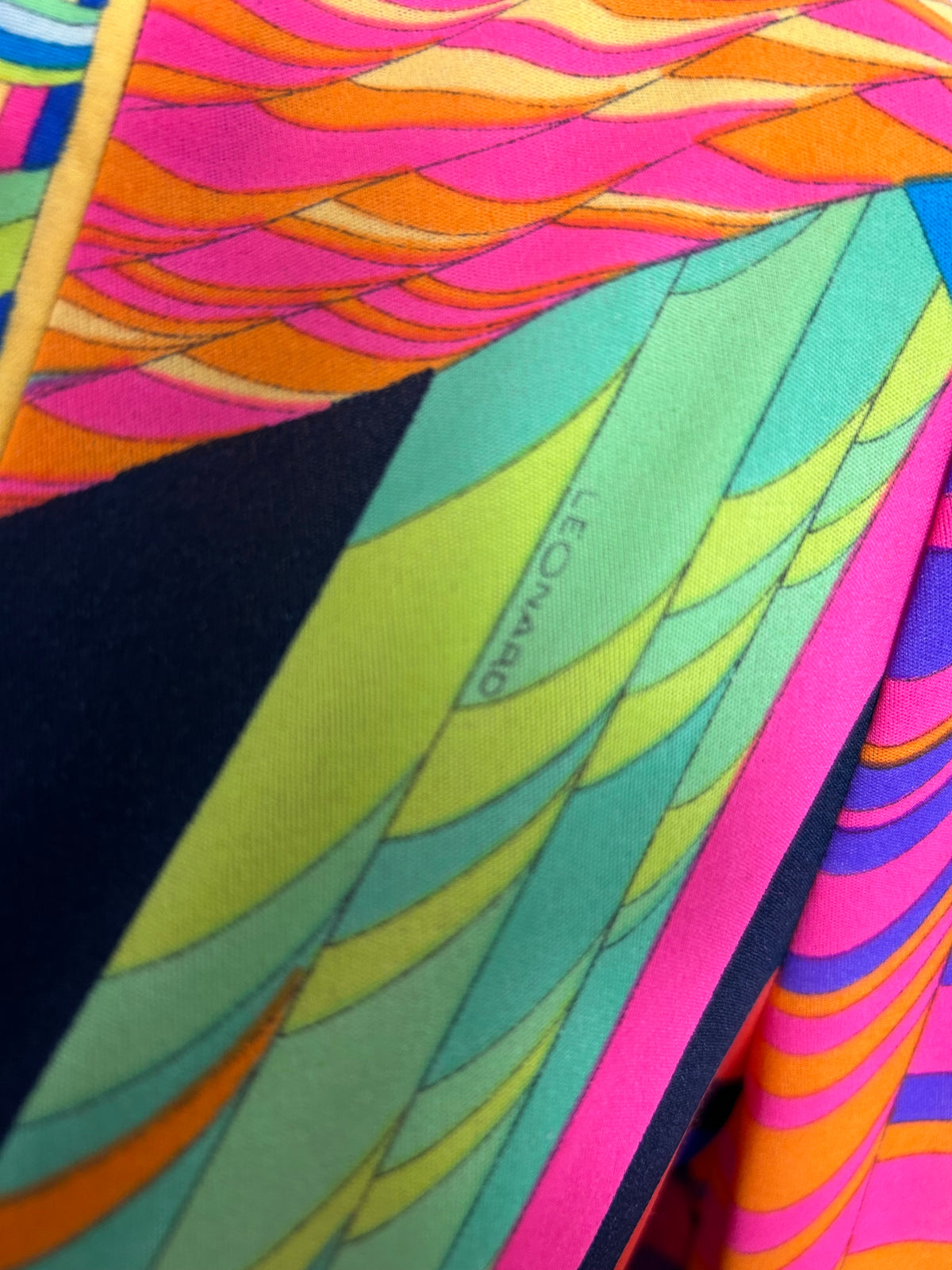 Vintage 1970s LEONARD PARIS UK Size 12 Stunning Vibrant Abstract Print Mikado Silk Jersey Designer Dress