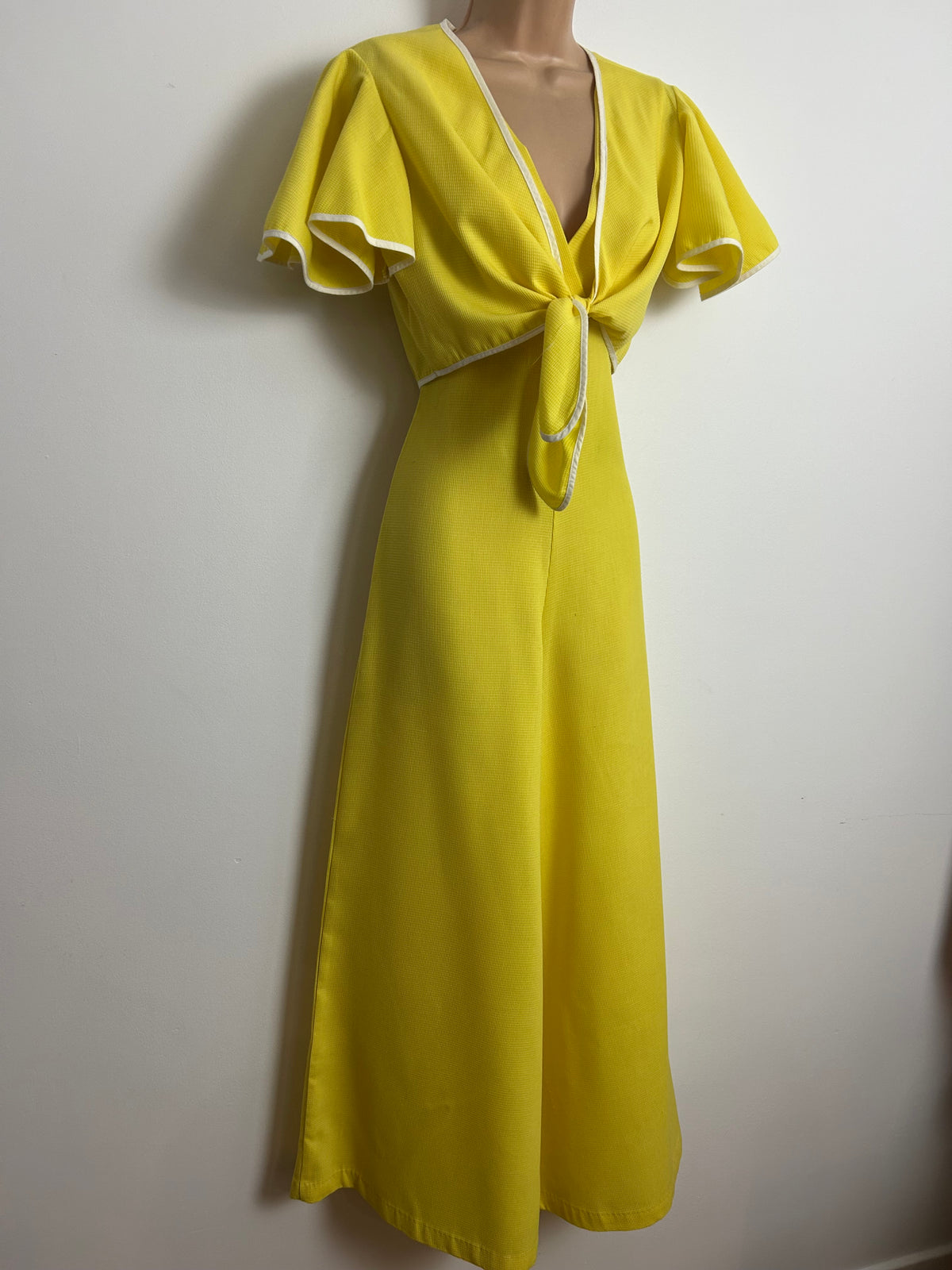 Vintage 1970s SEARS "AT HOME WEAR" Size 8 Yellow Wide Leg Palazzo Jumpsuit With Matching Crop Stye Tie Front Cover Up