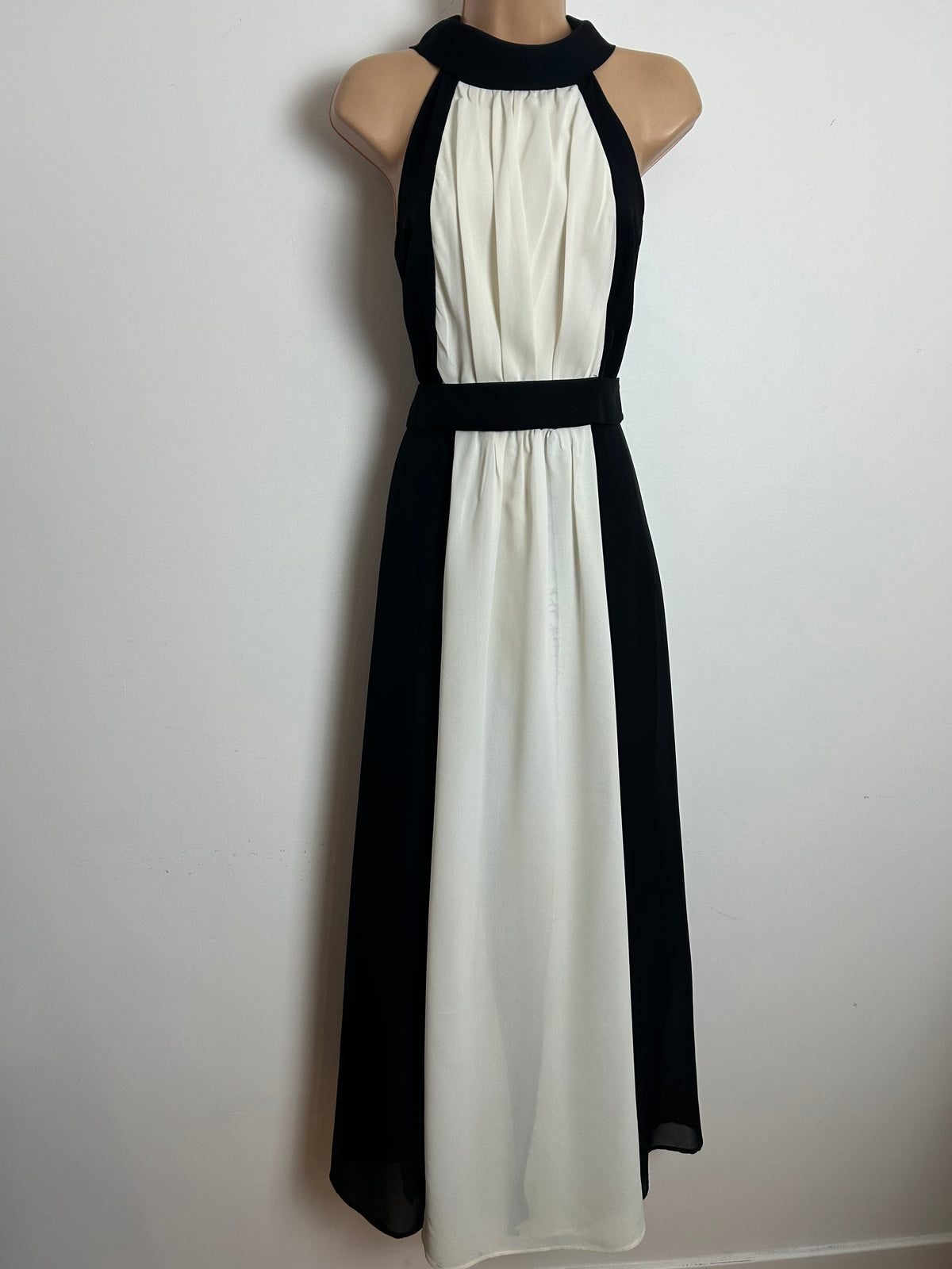 Vintage 1970s Size 8 Black & White Panelled Sleeveless Evening Occasion Maxi Dress